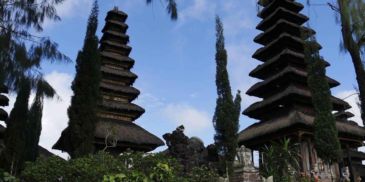 Equipo de Viajes en Oferta en oficina